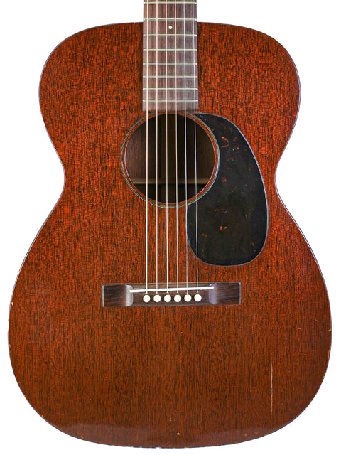 1954 Martin 00-17 acoustic guitar, a vintage instrument linked to Martin Luther King Jr., highlighting its elegant features.