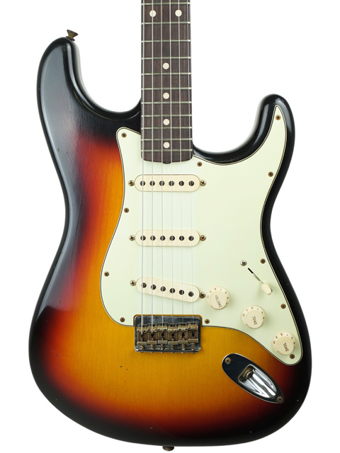 Fender Custom Shop '60 Stratocaster in sunburst finish, showcasing its classic design and craftsmanship from USA 2022.