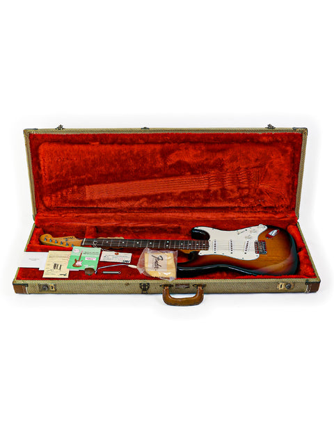Vintage 1982 Fender AVRI ‘62 Stratocaster electric guitar, a true icon in the world of music and craftsmanship.