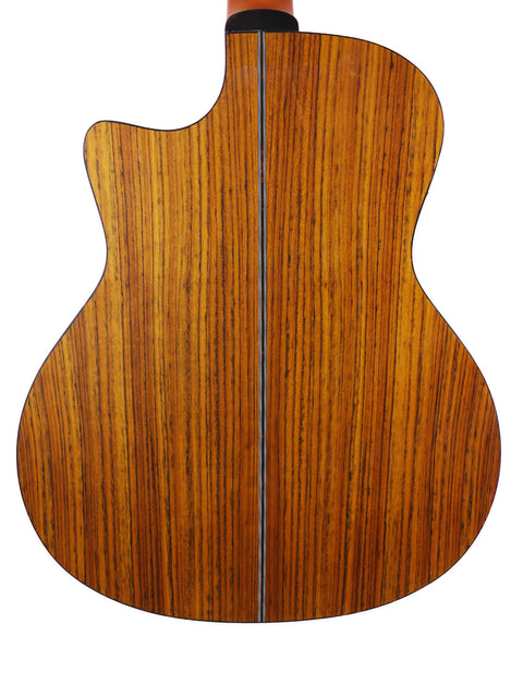 Elegant wooden back of the Gilman GAB10CE Acoustic Bass, a must-have for acoustic enthusiasts looking for premium craftsmanship.
