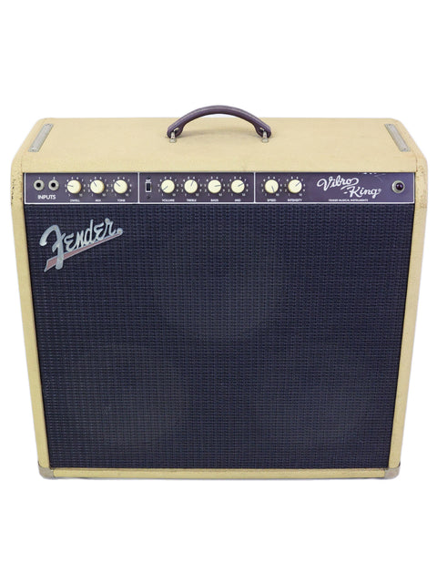 Fender Custom Shop Vibro-King Combo Amp, a 2003 vintage model, known for its iconic look and exceptional audio performance.
